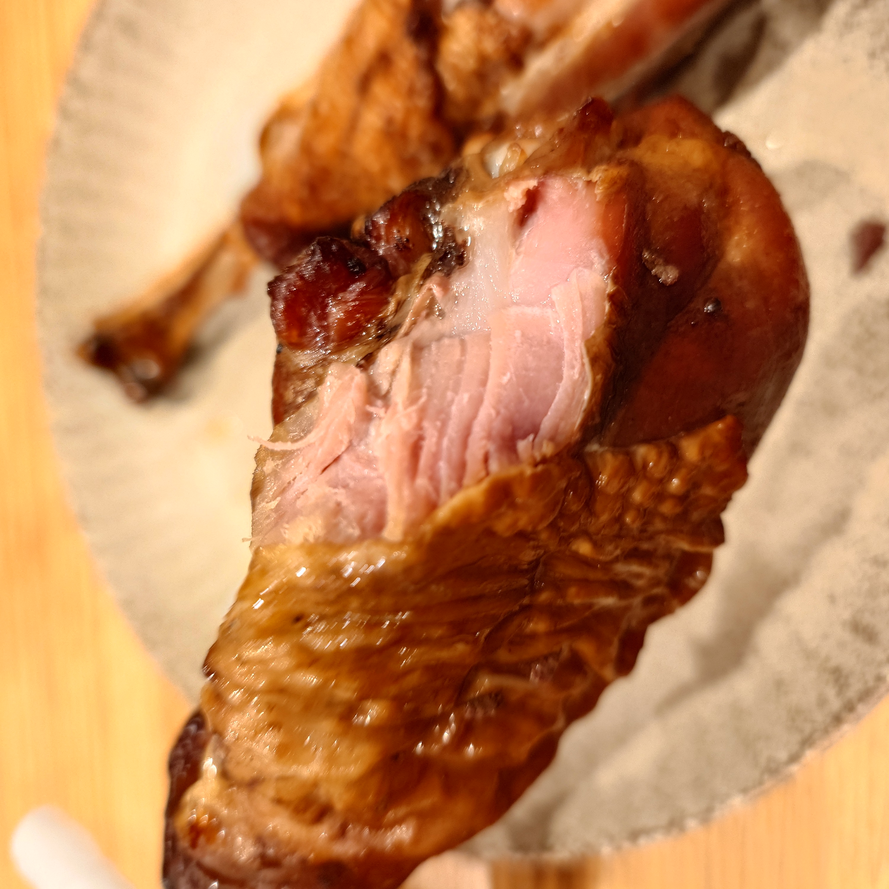 レビュー「燻製の香りが強くて肉質しっとり」に添付された2枚目の画像