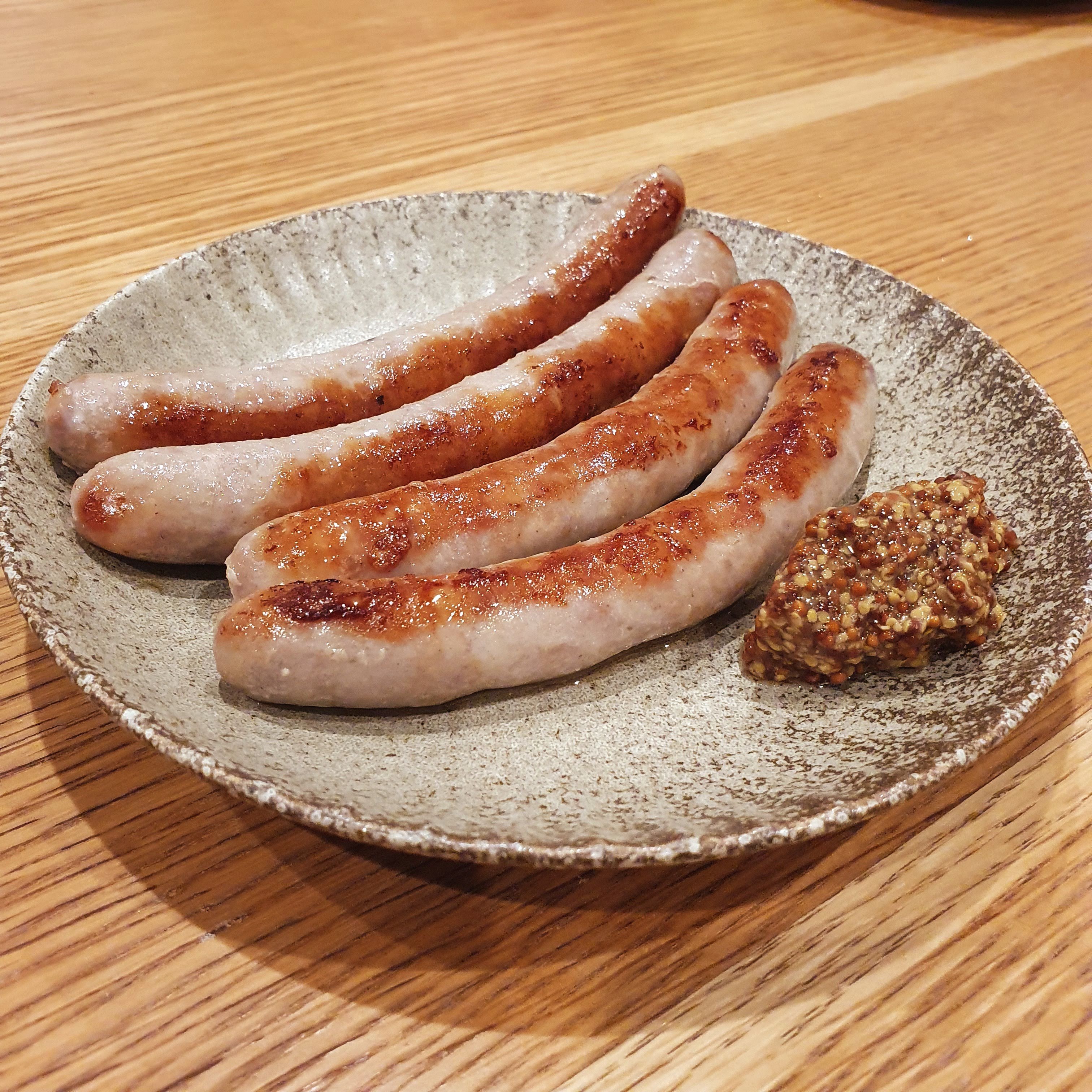 レビュー「パリッと感は無いけど肉汁がすごい」に添付された1枚目の画像